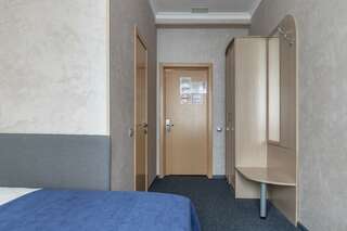 Гостиница Апельсин Москва Улучшенный двухместный номер с 1 кроватью и балконом-2